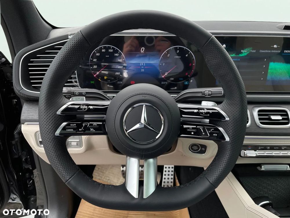 Mercedes-Benz GLS - 28