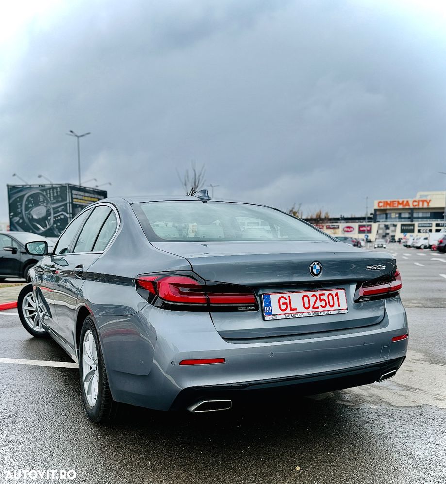 BMW Seria 5 530e Aut. Luxury Line - 2