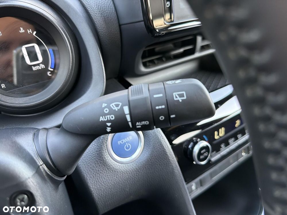 Toyota Yaris Cross Hybrid 1.5 Comfort - 24