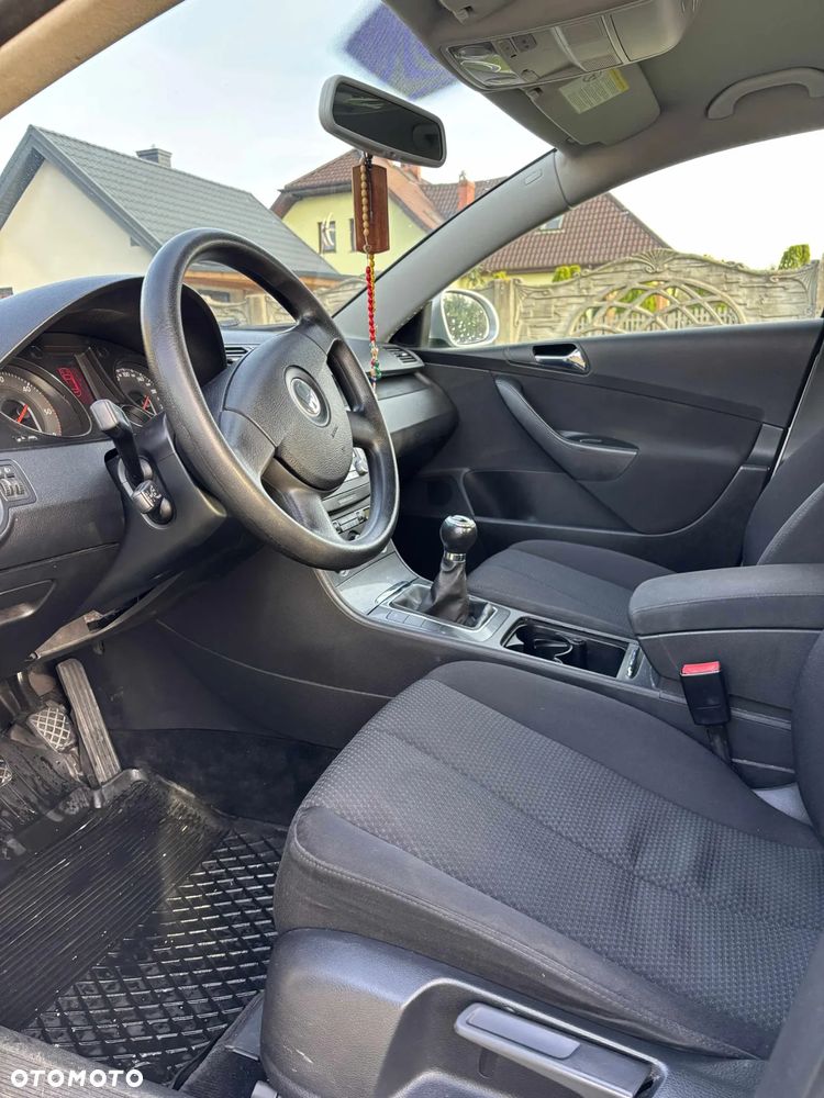 Volkswagen Passat - 15