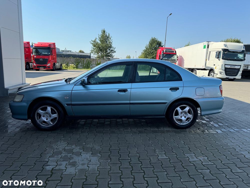 Honda Accord 1.8i LS - 1
