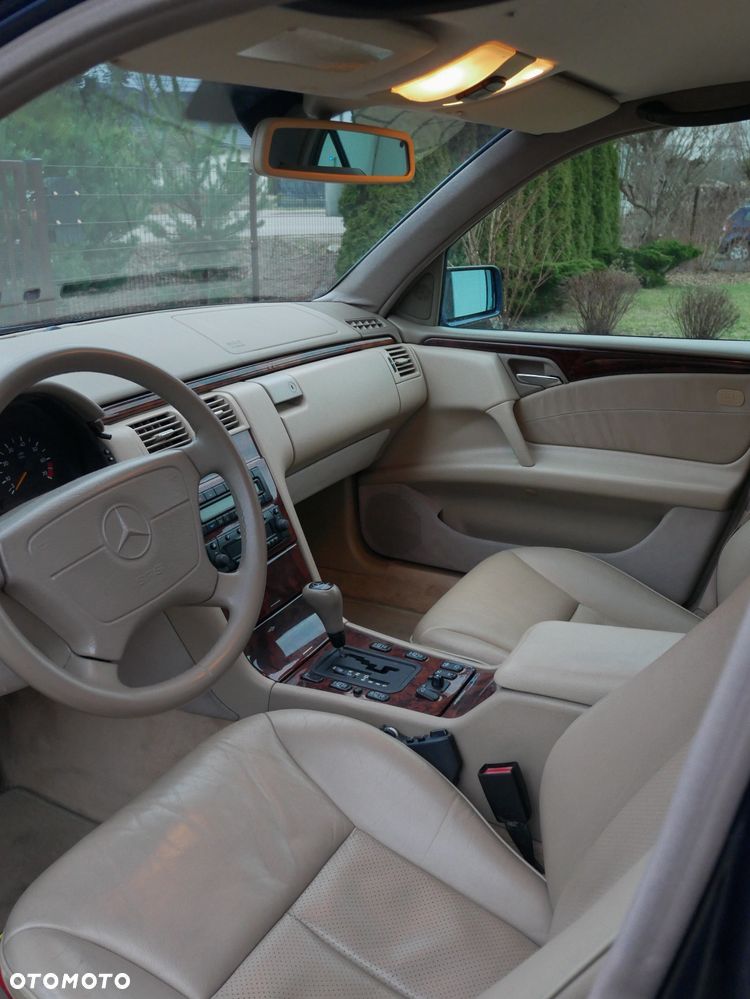 Mercedes-Benz Klasa E - 14