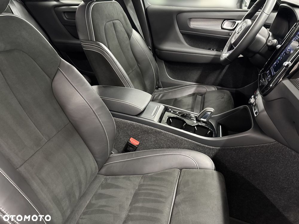 Volvo XC 40 B4 B R-Design - 24