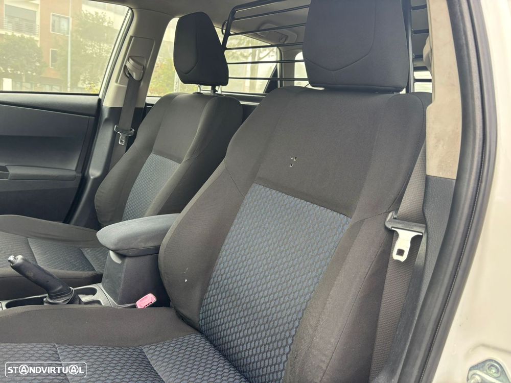 Toyota Auris 1.4 D-4D +AC - 23