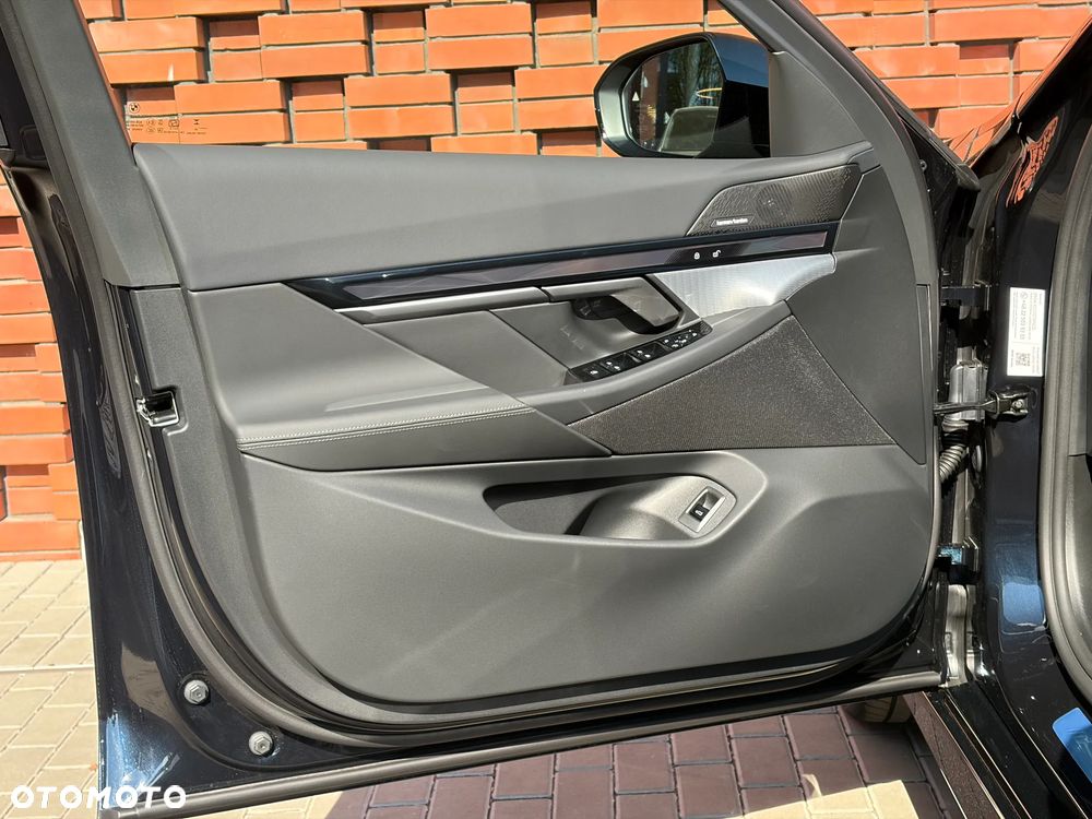 BMW Seria 5 520i mHEV M Sport - 16