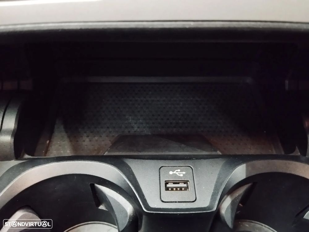 BMW 318 d Touring Auto - 42