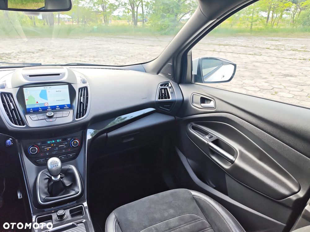 Ford Kuga - 31