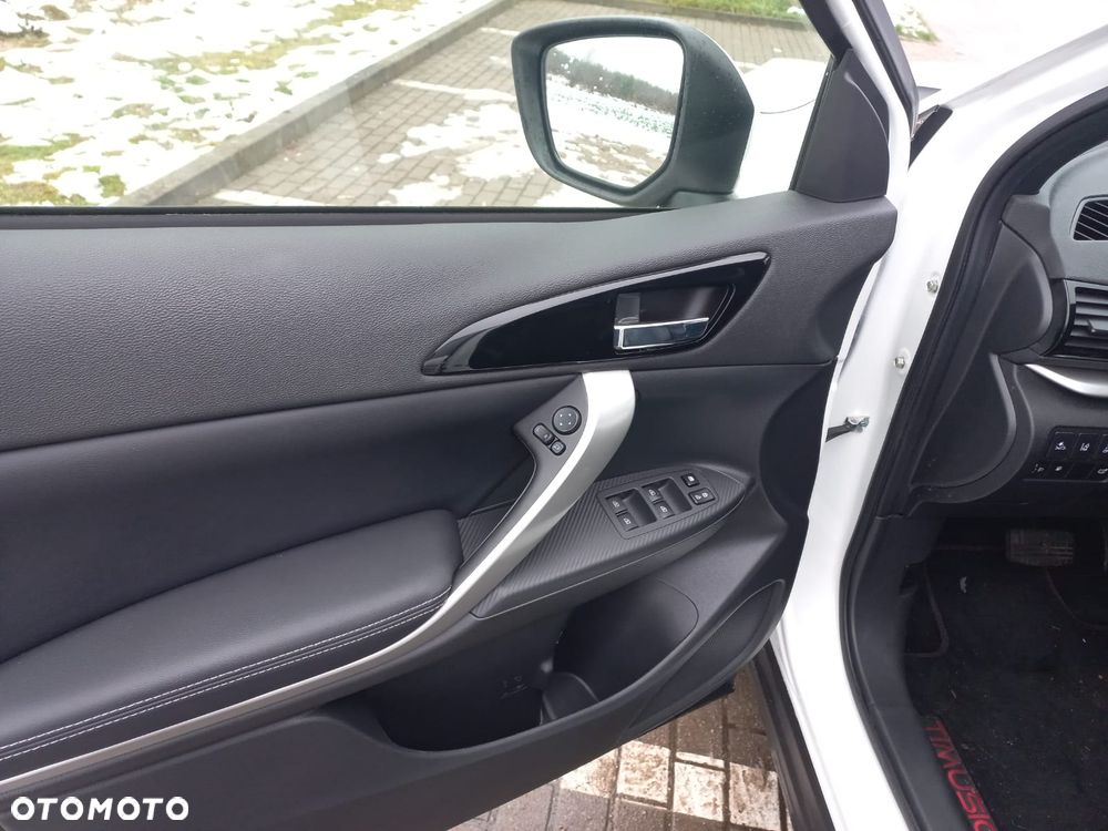 Mitsubishi Eclipse Cross - 10