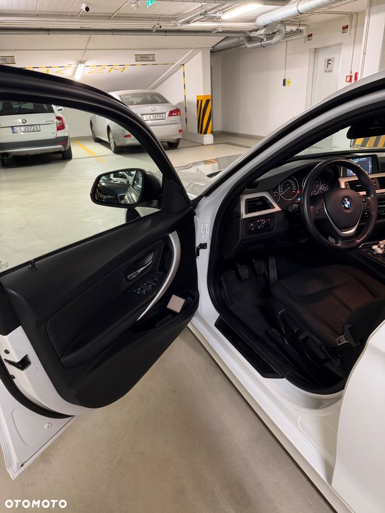 BMW Seria 3 318i - 8