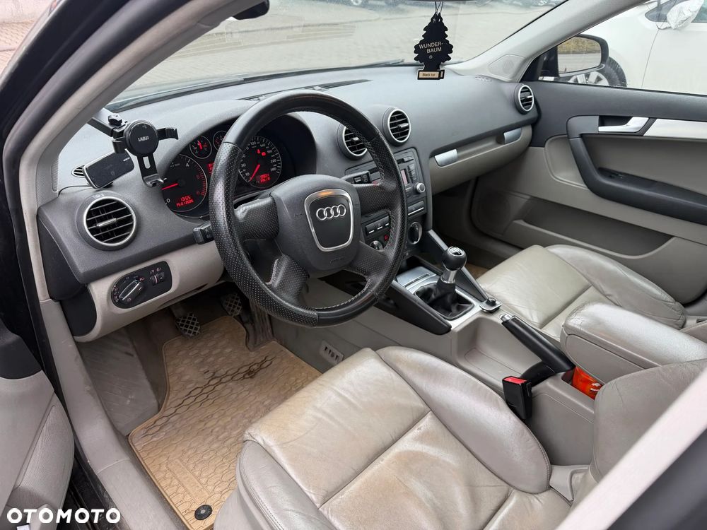 Audi A3 Sportback 2.0 TDI Ambiente - 4