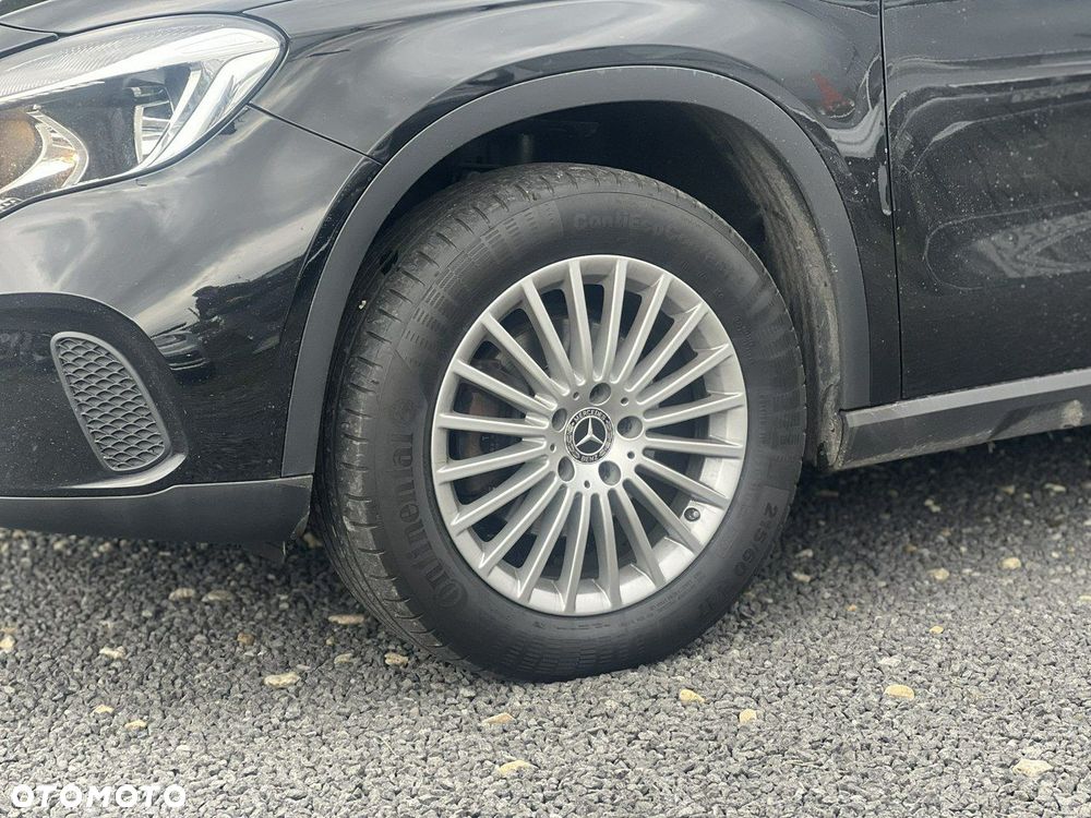 Mercedes-Benz GLA 180 7G-DCT - 7