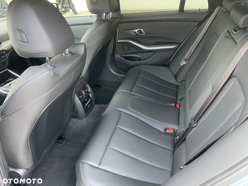BMW Seria 3 - 16