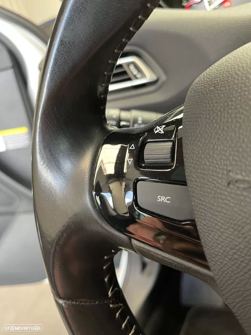 Peugeot 308 SW PureTech 110 Stop & Start Allure - 34