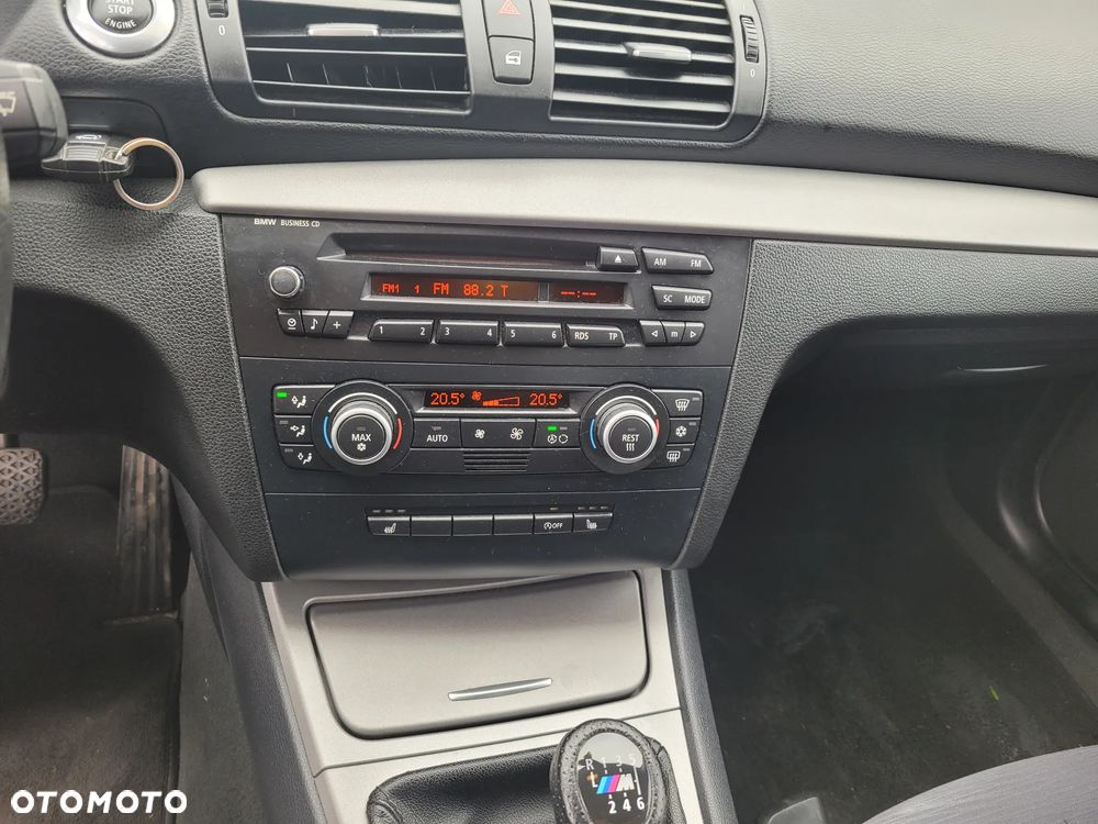 BMW Seria 1 118i Edition Sport - 11