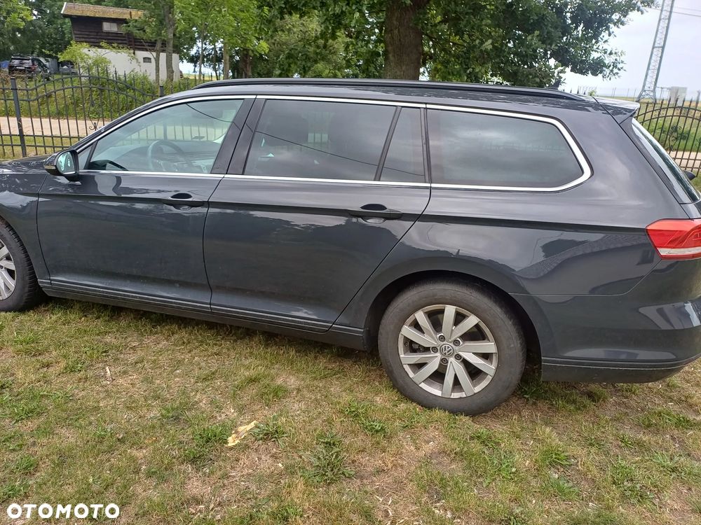 Volkswagen Passat 2.0 TDI SCR DSG Comfortline - 9