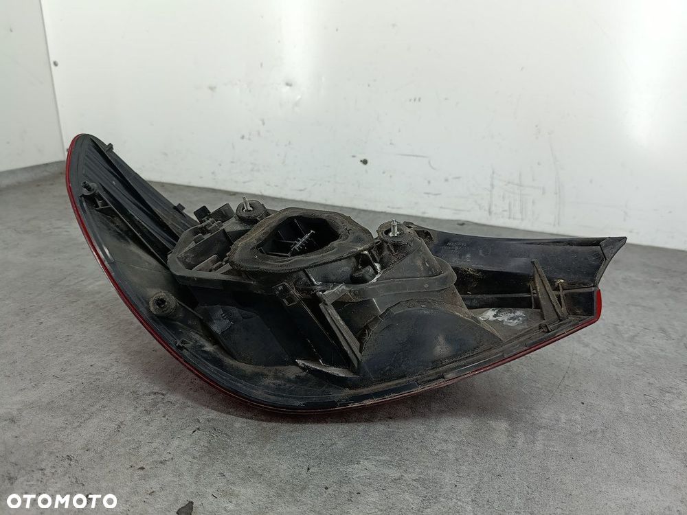 LAMPA TYLNA PRAWA OPEL CORSA D 13188046 89038959 VALEO HATCHBACK 5D - 8