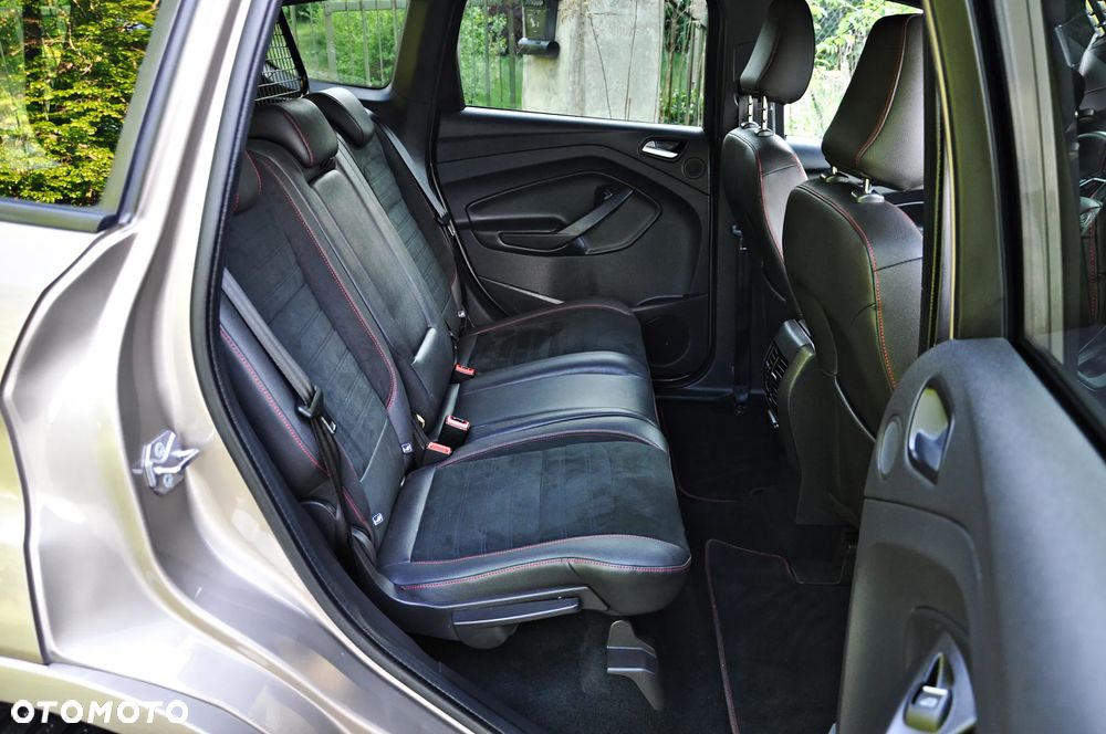 Ford Kuga 2.0 TDCi 4x4 ST-Line - 23