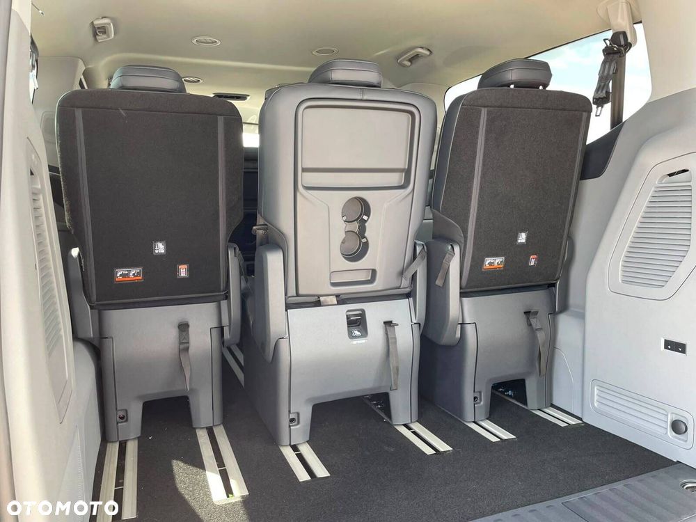 Ford Tourneo Custom - 17