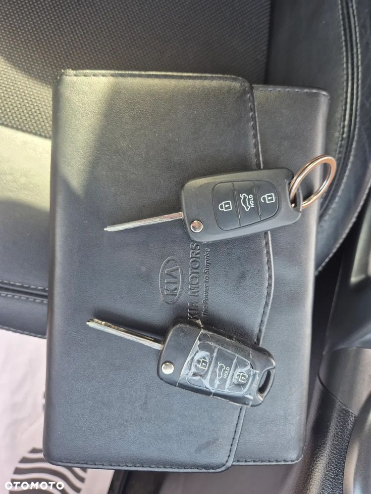 Kia Sportage 2.0 CVVT 2WD Automatik Vision - 26