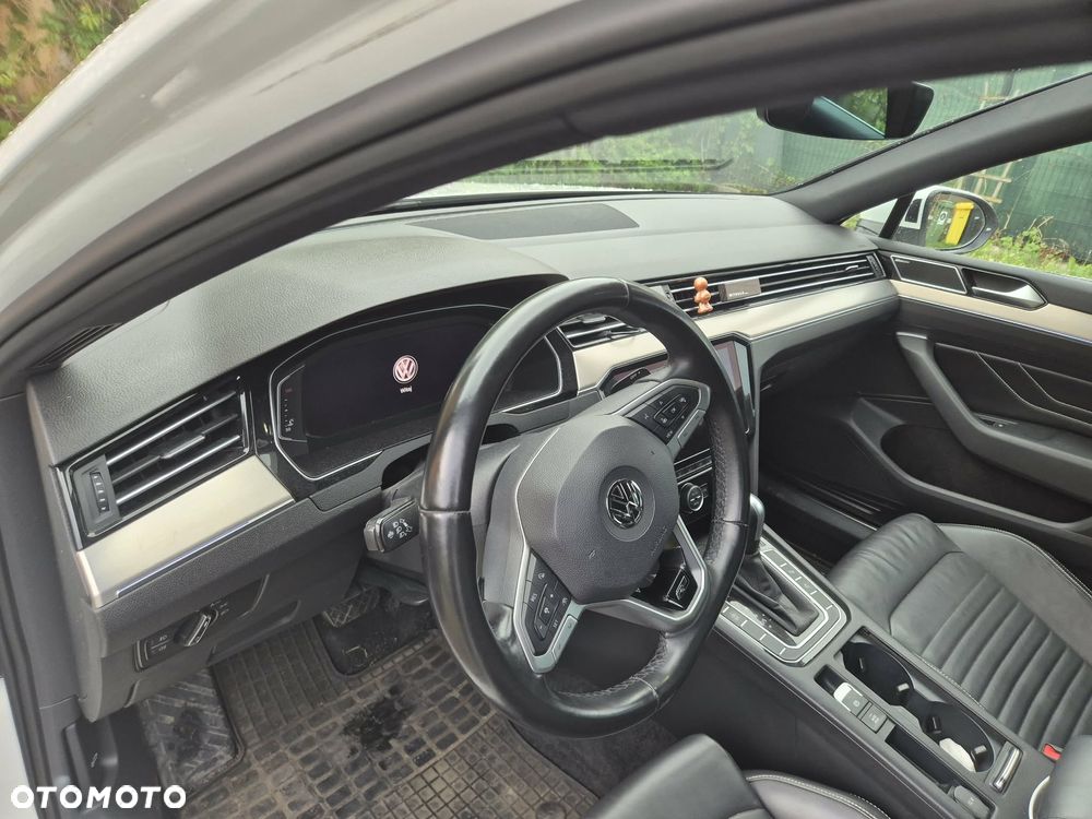 Volkswagen Passat - 8