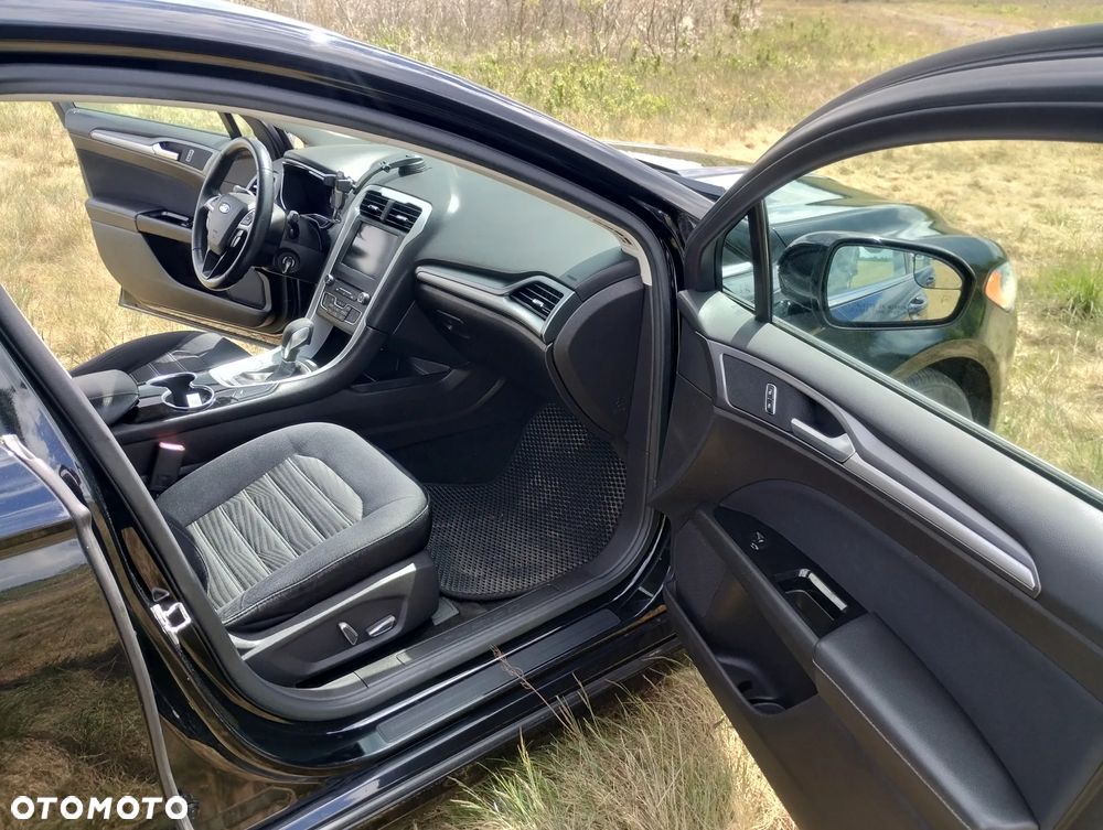Ford Fusion - 8