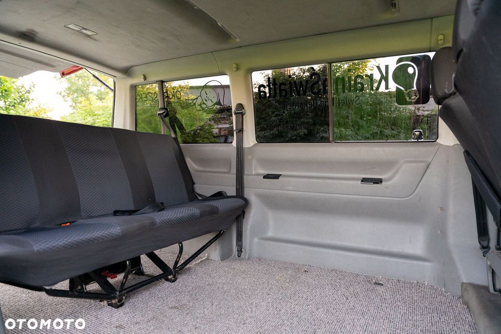Volkswagen Caravelle - 5