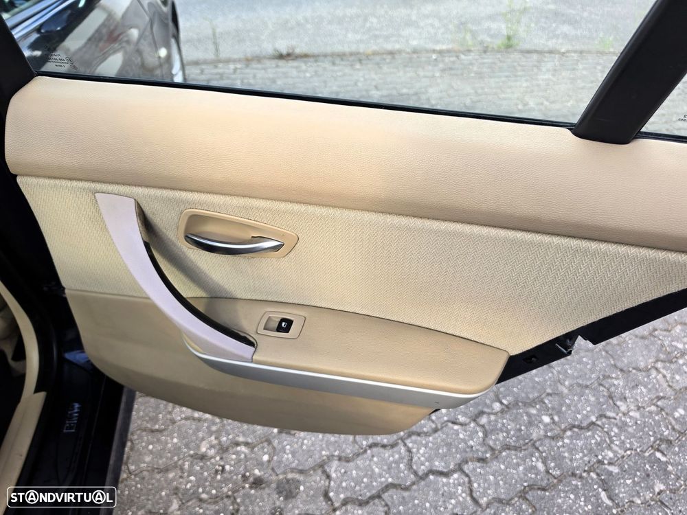 BMW 320 d xDrive - 31
