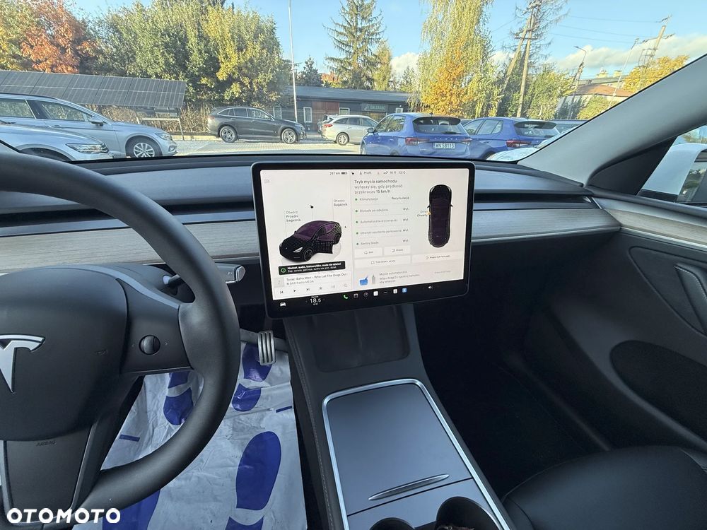 Tesla Model Y Performance AWD - 24