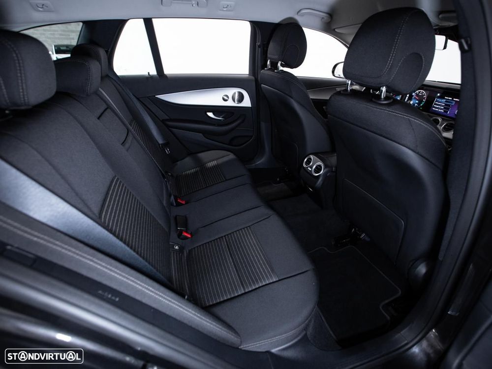 Mercedes-Benz E 300 de 9G-TRONIC - 12