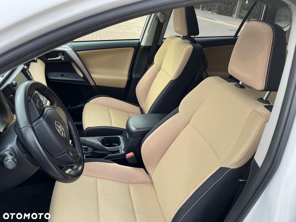 Toyota RAV4 - 7