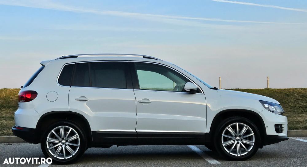 Volkswagen Tiguan 2.0 TDI DPF 4Motion BlueMotion Technology DSG Lounge Track & Style - 13