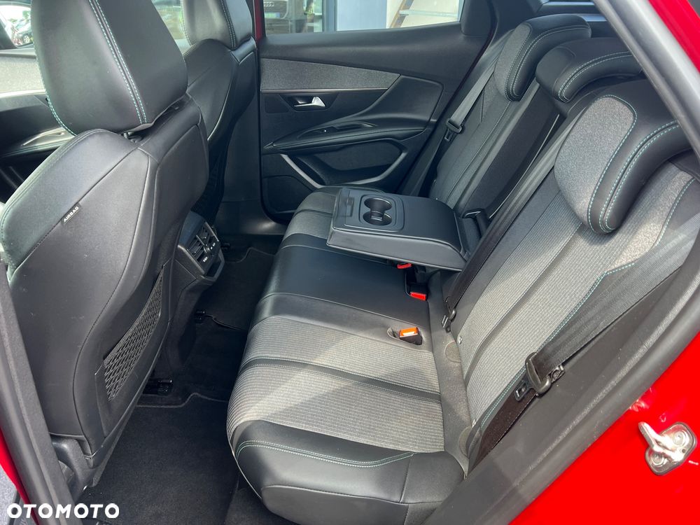 Peugeot 3008 1.2 PureTech Allure S&S EAT8 - 17
