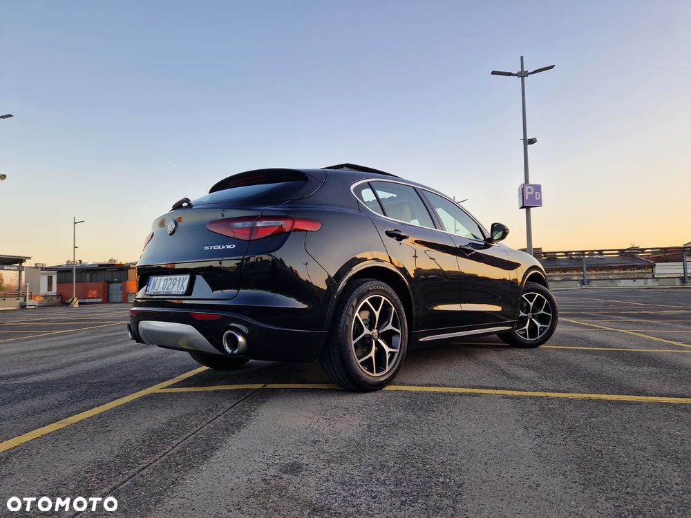 Alfa Romeo Stelvio 2.0 Turbo TI Q4 - 8