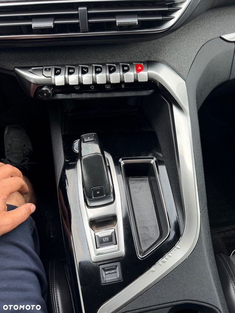 Peugeot 5008 1.6 BlueHDi Style 7os - 28