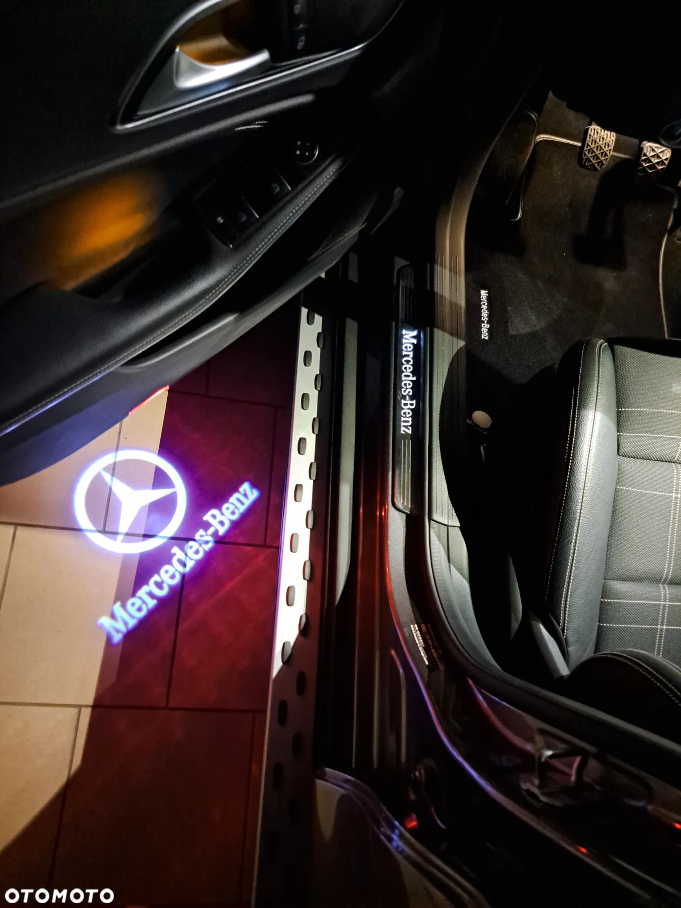 Mercedes-Benz GLA 180 UrbanStyle Edition - 22