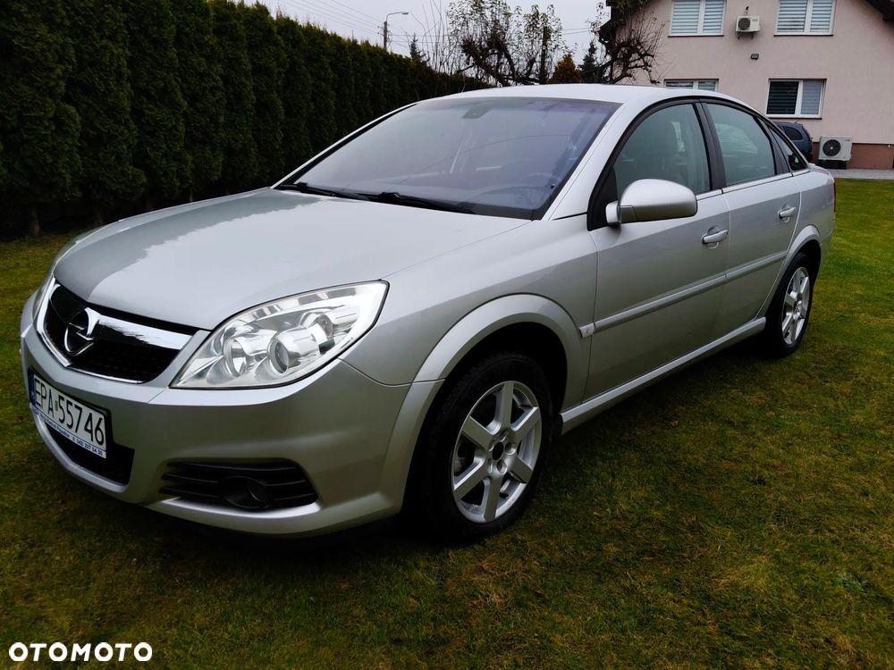 Opel Vectra 2.2 - 1