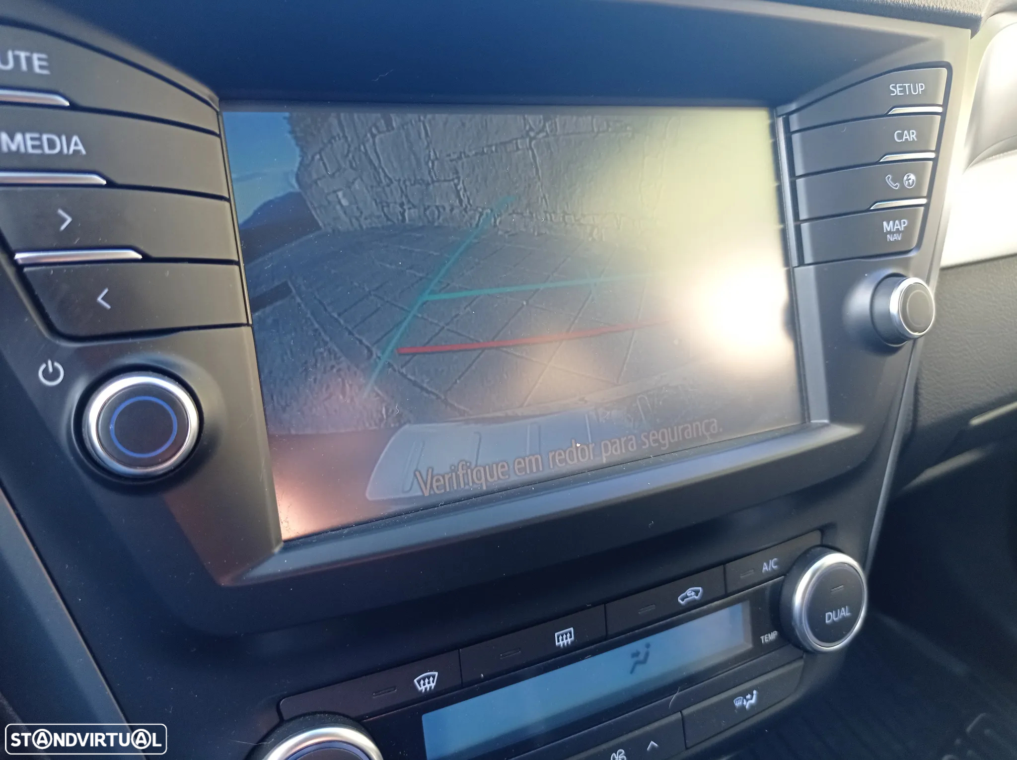Toyota Avensis Touring Sports 1.6 D-4D Luxury+GPS - 19