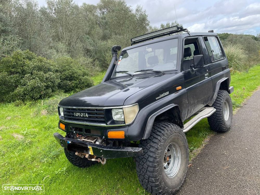 Toyota Land Cruiser - 2