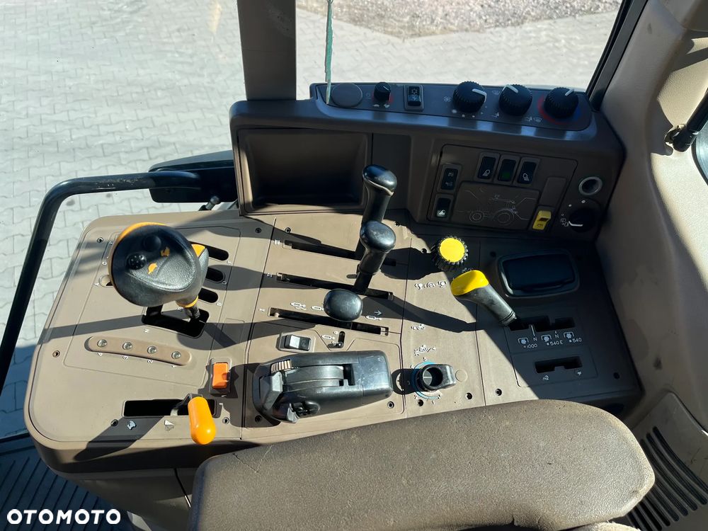 John Deere 6930 - 12
