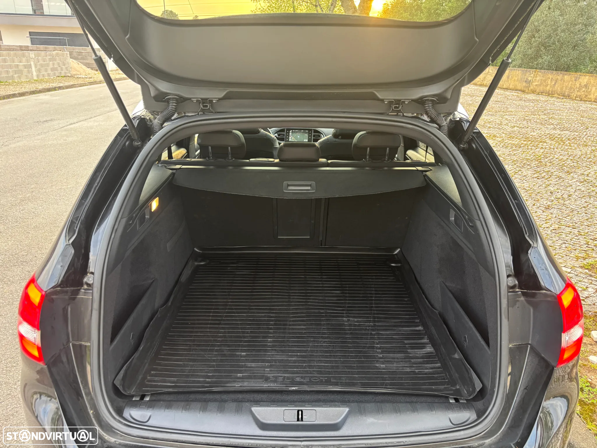 Peugeot 308 SW 1.6 BlueHDi GT Line - 17
