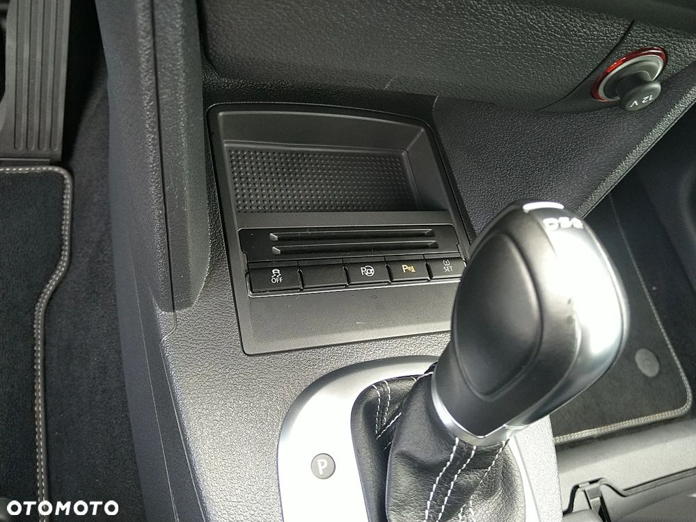 Volkswagen Touran 1.6 TDI DPF DSG Cup - 37