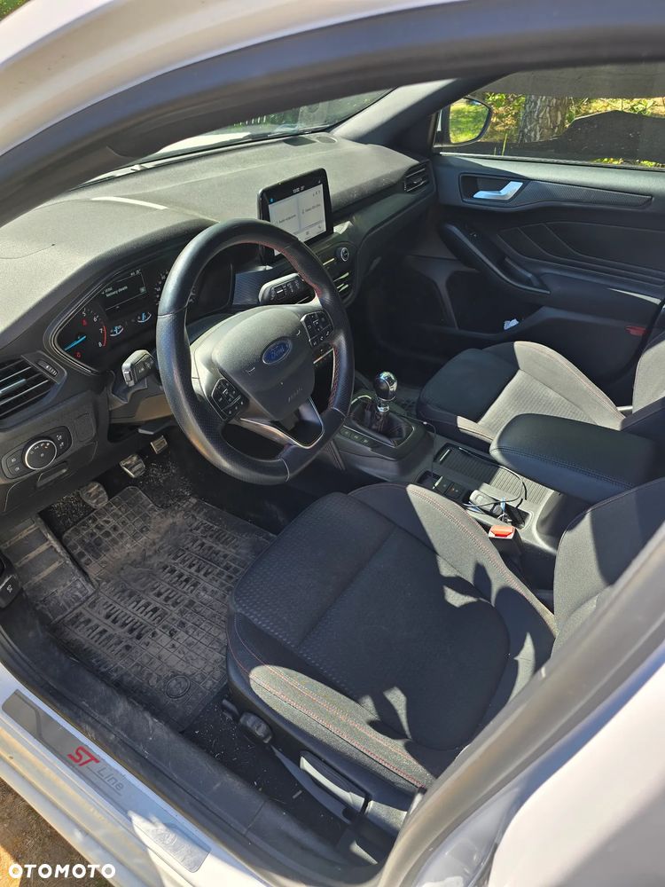 Ford Focus 1.5 EcoBoost ST-Line - 19