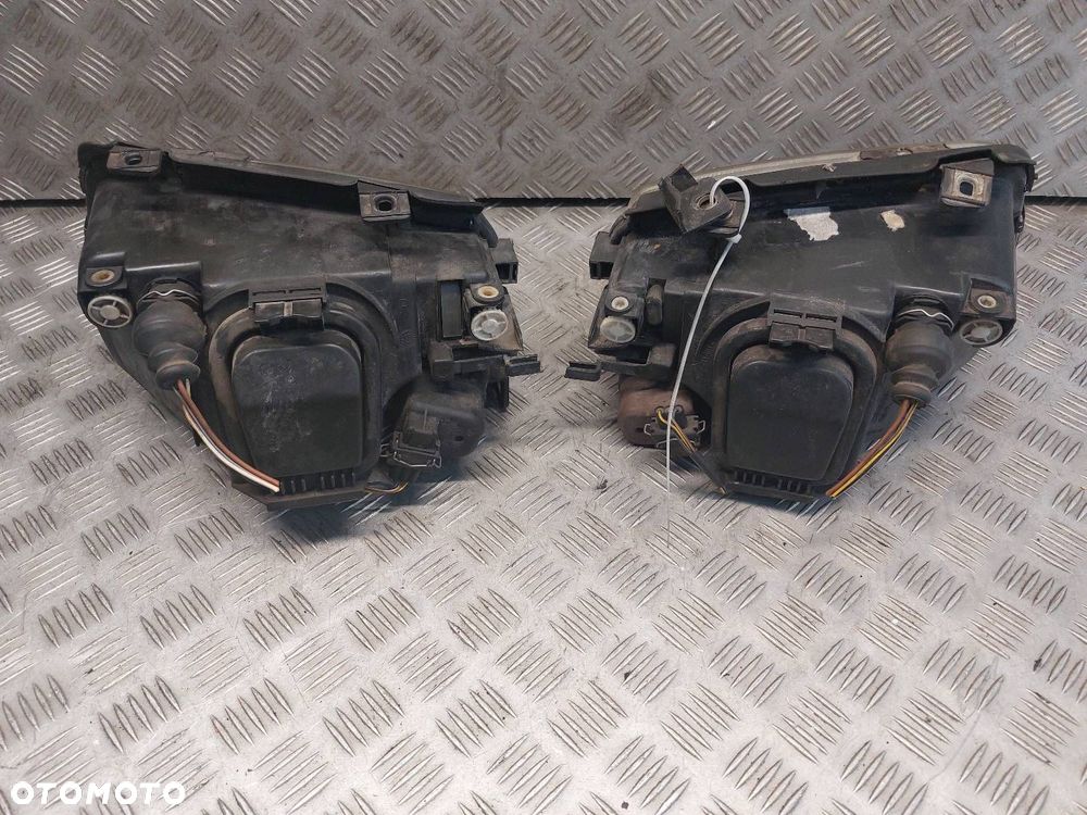 LAMPA LEWY PRZÓD + PRAWY PRZÓD AUDI A4 B5 - 6
