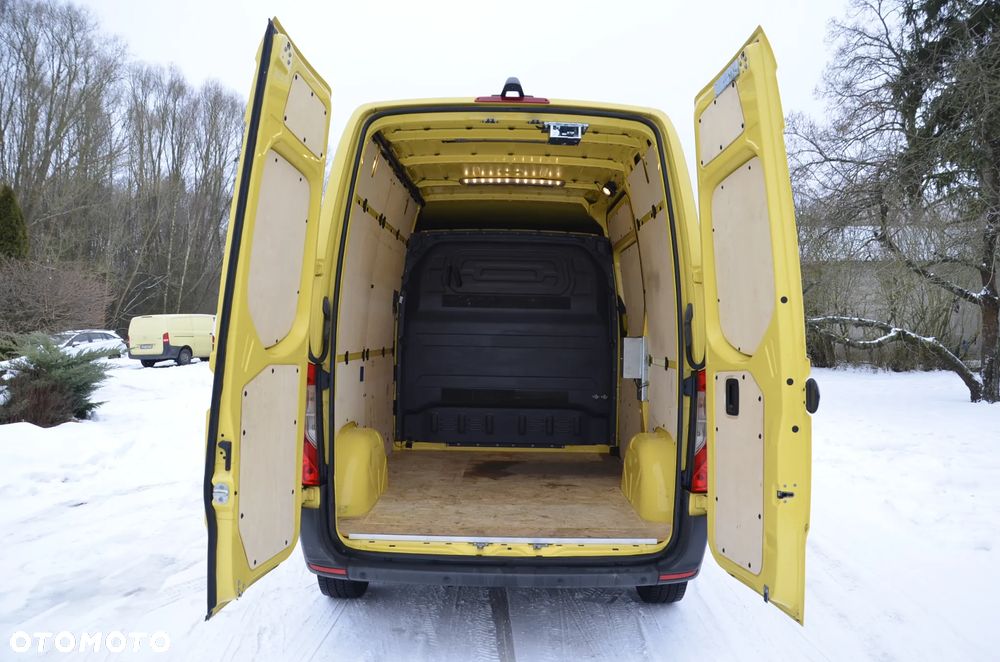 Mercedes-Benz Sprinter - 5