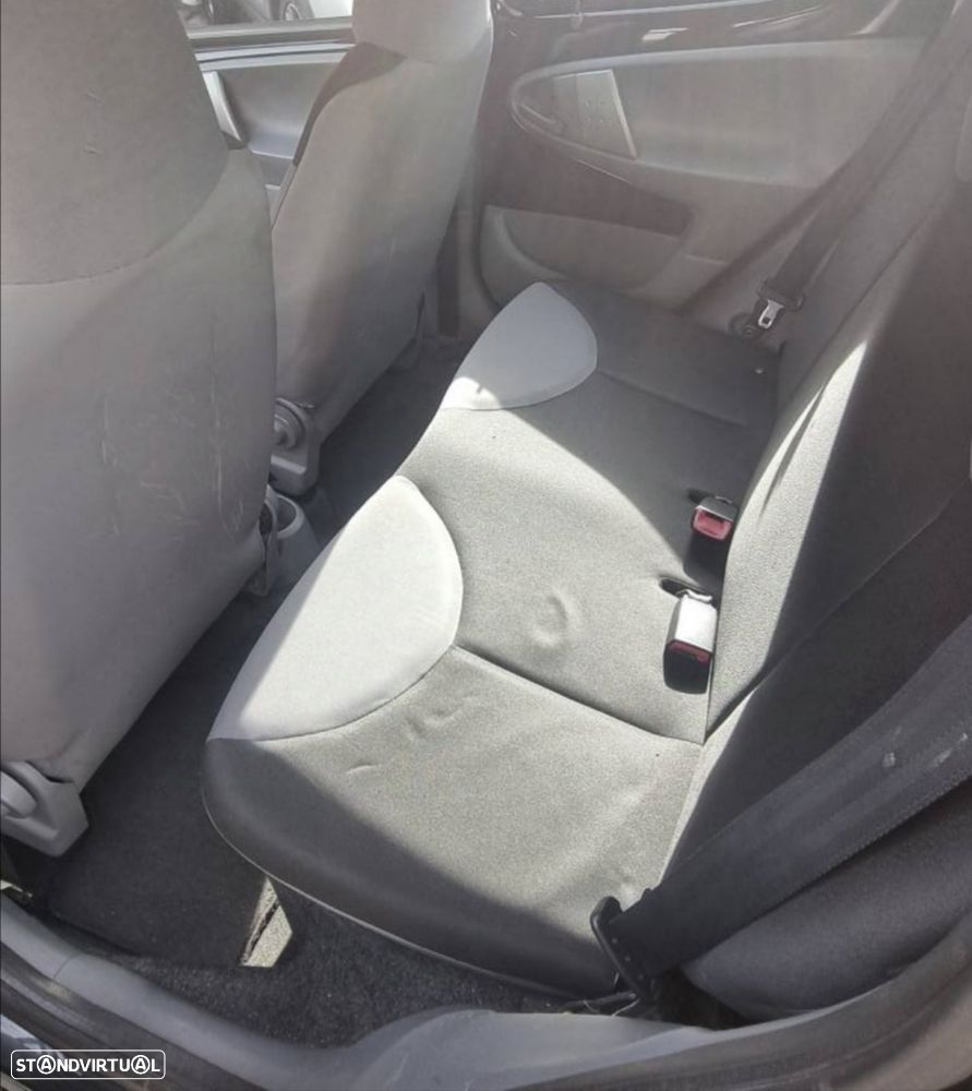 Peugeot 107 1.0 Urban - 7