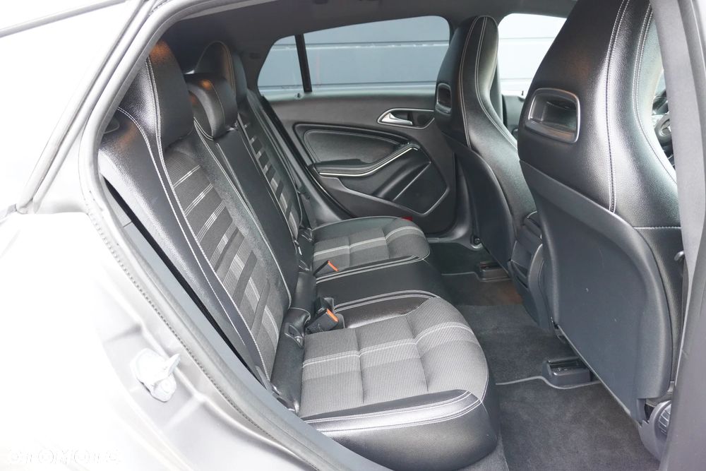 Mercedes-Benz CLA 200 Peak Edition - 11