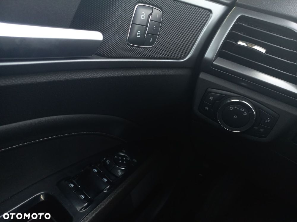 Ford Mondeo 2.0 TDCi Titanium PowerShift - 31
