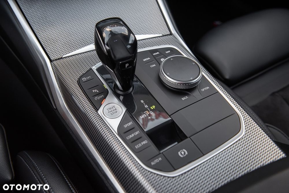 BMW Seria 3 318i M Sport - 25