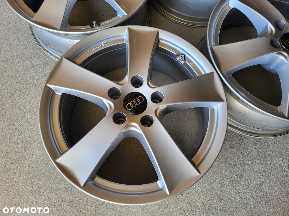 [934] Felgi aluminiowe 17 cali 7Jx17H2 AUDI A3 A4 A6 5X112 - 6