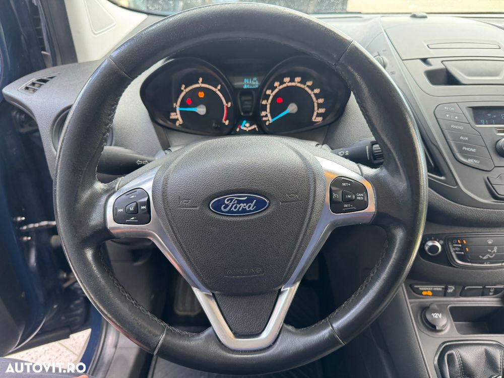 Ford Tourneo Courier 1.5 TDCi S&S Ambiente - 9